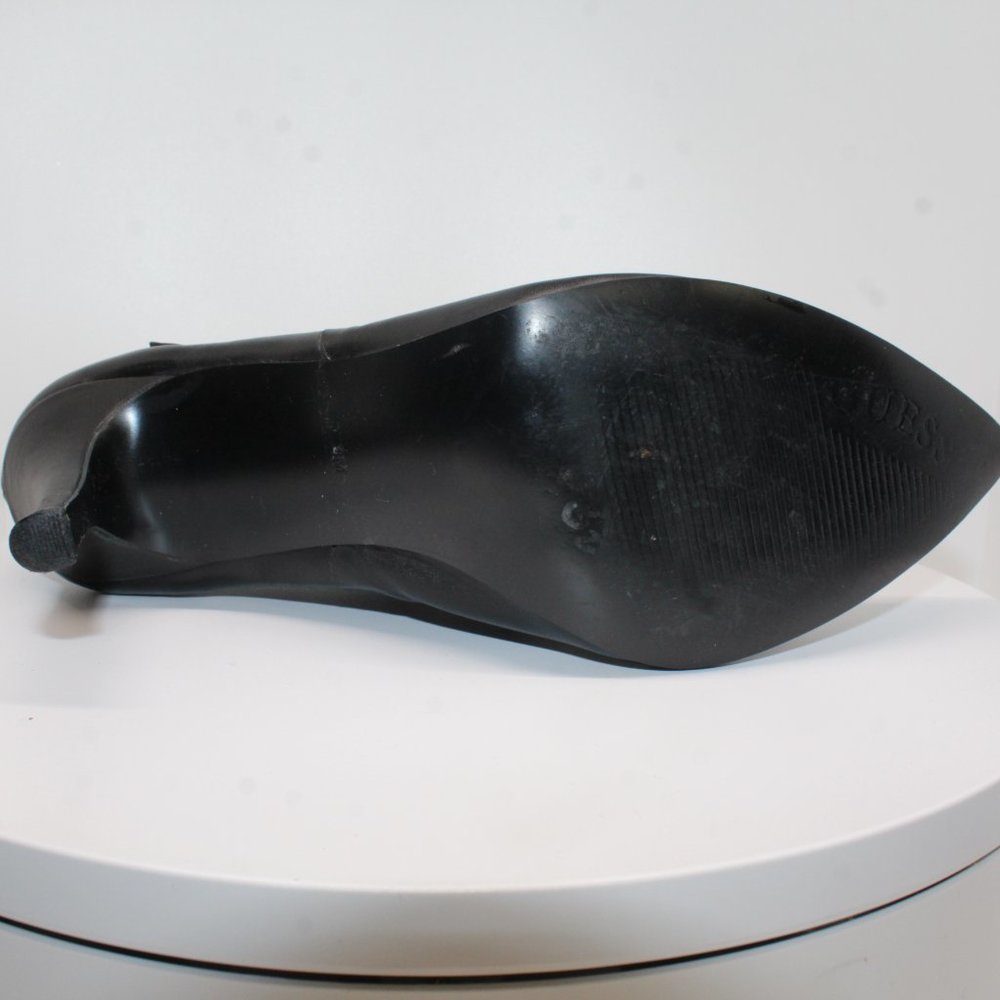 GUESS T Pyramid Studded Sz 8.5M Black Leather Ankle Booties Stilettos Heels #144 - Picture 13 of 16